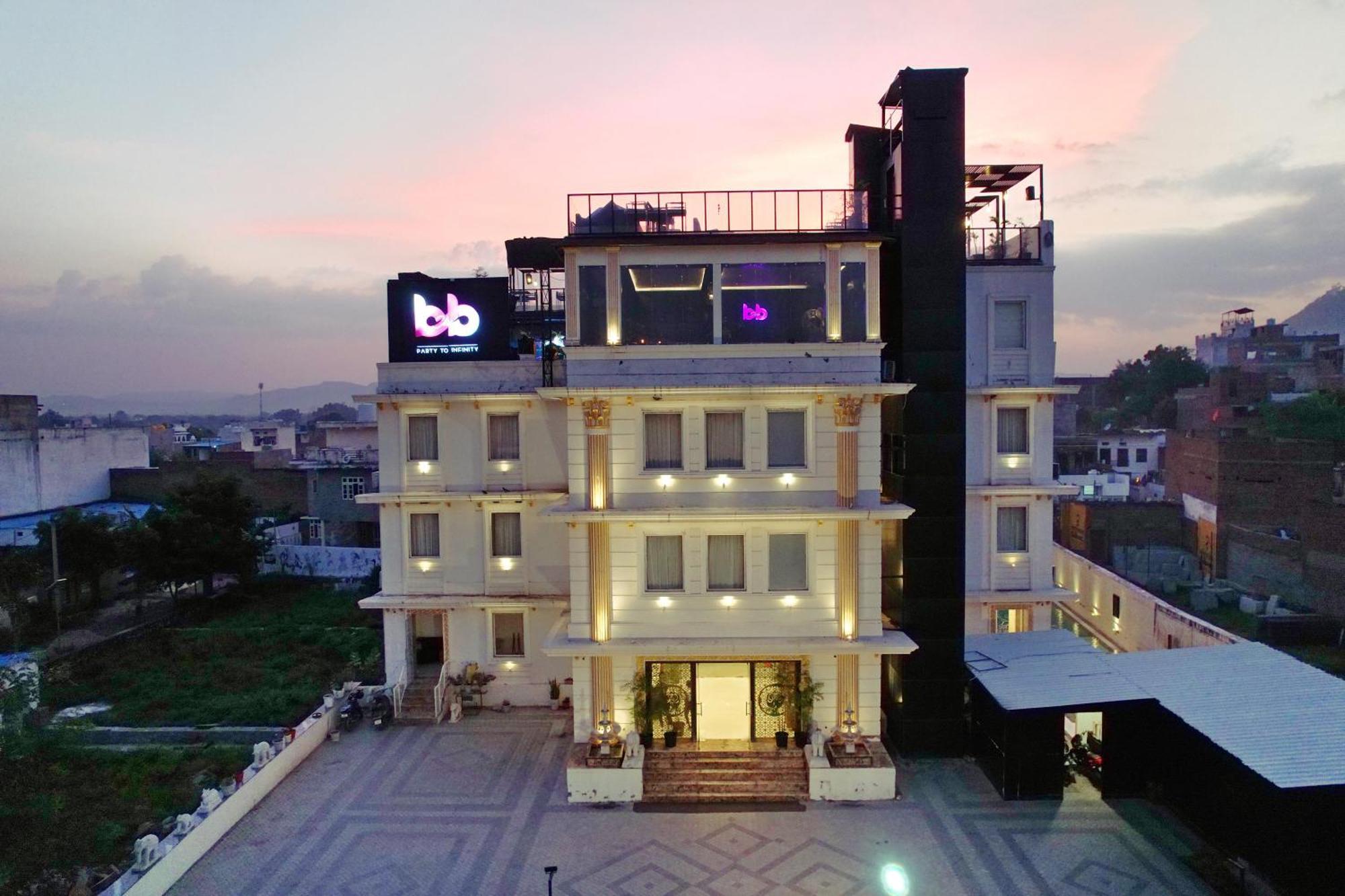 Hotel The Courtyard - Beyond Bar & Club Udajpur Exteriér fotografie